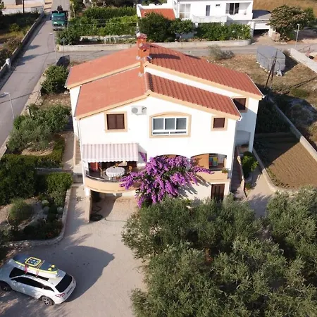 Apartment Mare Vrsi