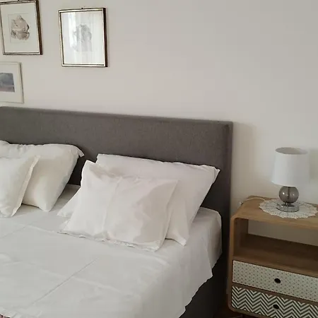Apartment Mare Vrsi