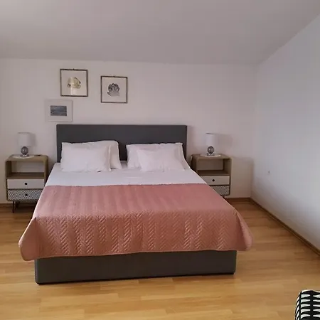 Mare Apartment *